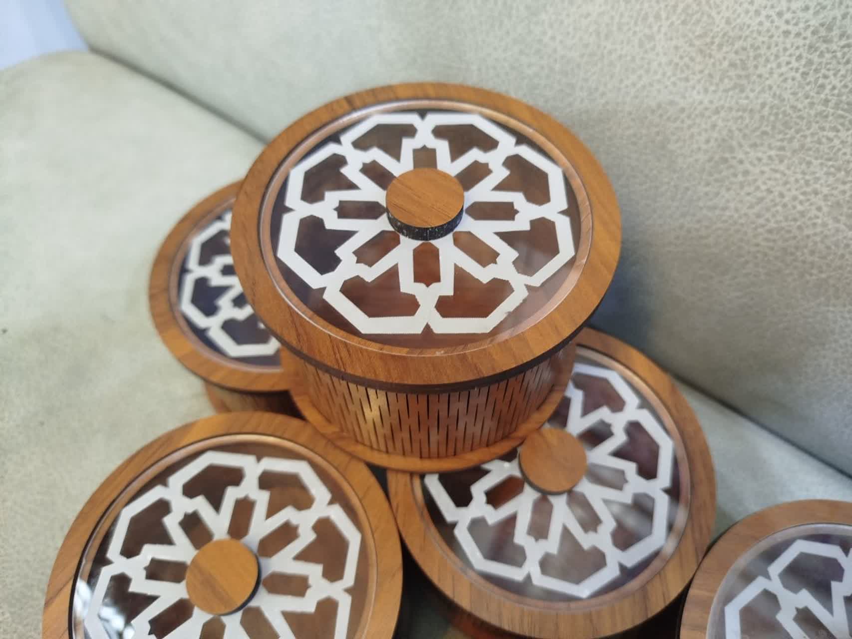 تصویر 2 محصول قندان